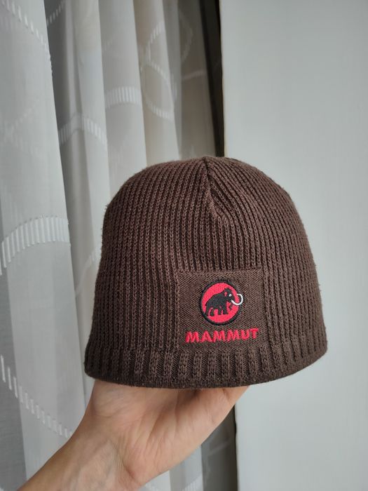 Шапка Mammut оригінал  шапка бини mammut beanie hat 
оригінал Ger
