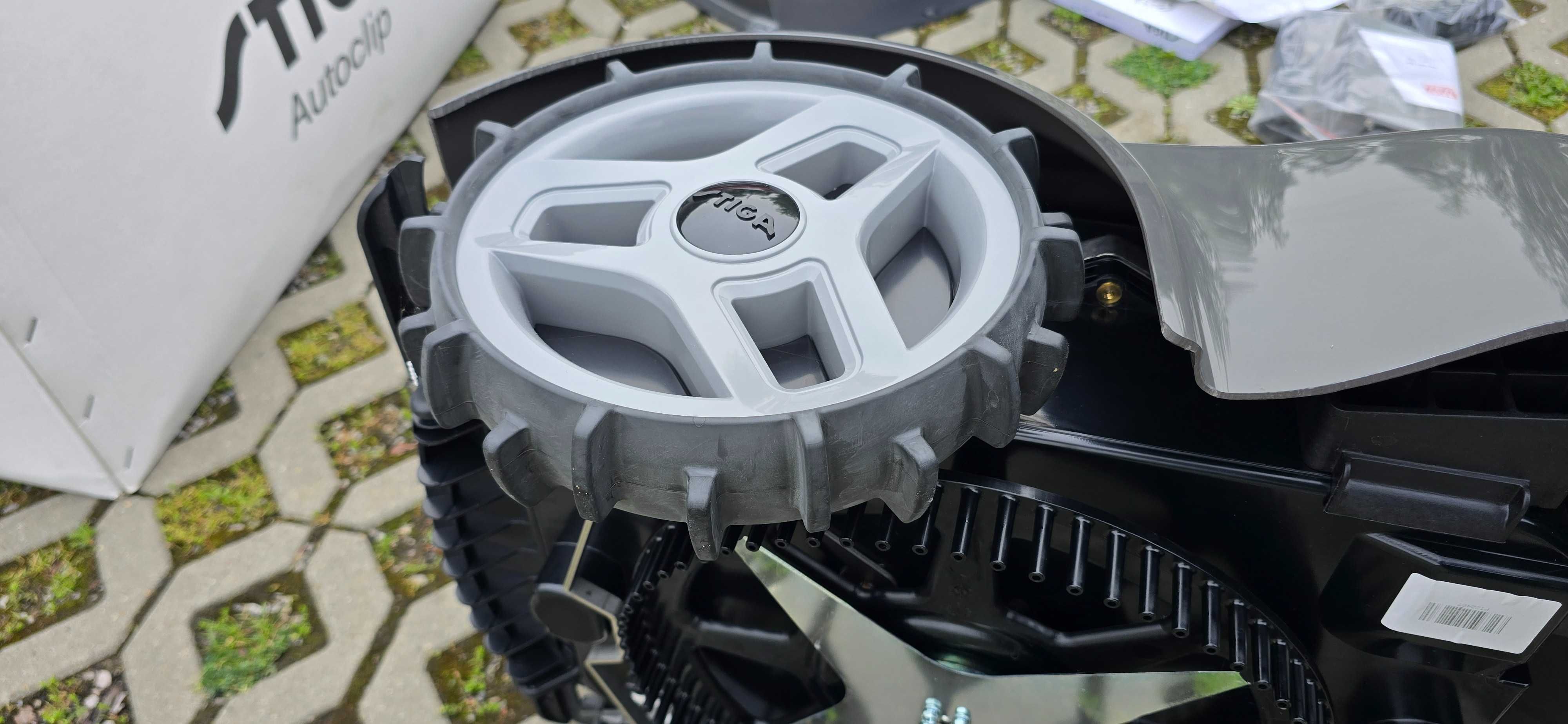Robot koszący STIGA Autoclip 550 SG - Automatyczny - NOWY
