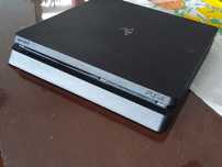 Konsola PS4 SLIM 500GB, Playstation 4, stan bdb, działa idealnie