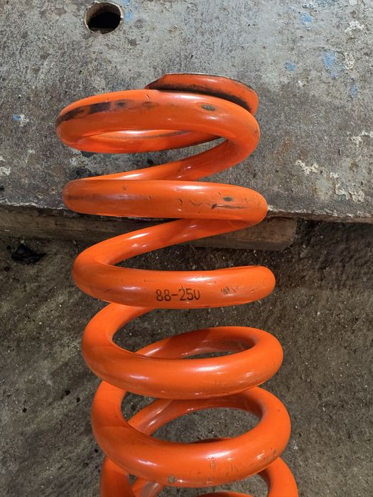 Пружина на КТМ ендуро