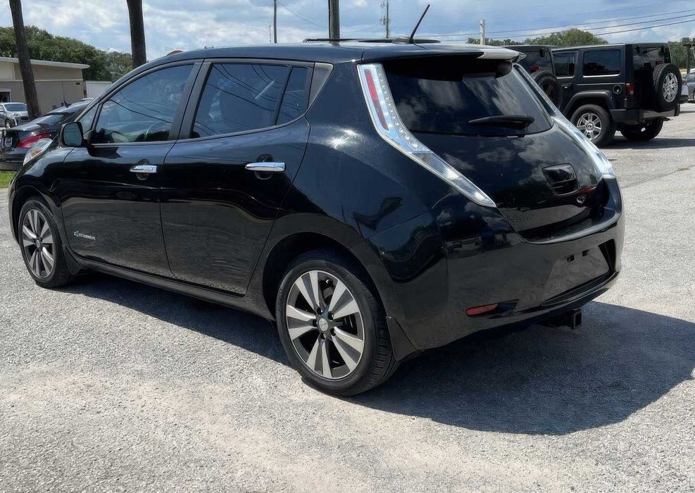 Nissan LEAF SL      2015