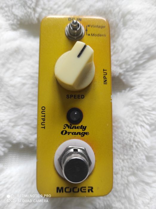 Mooer Green mile overdrive, Ninety orange phaser, CARLO chorus педалі