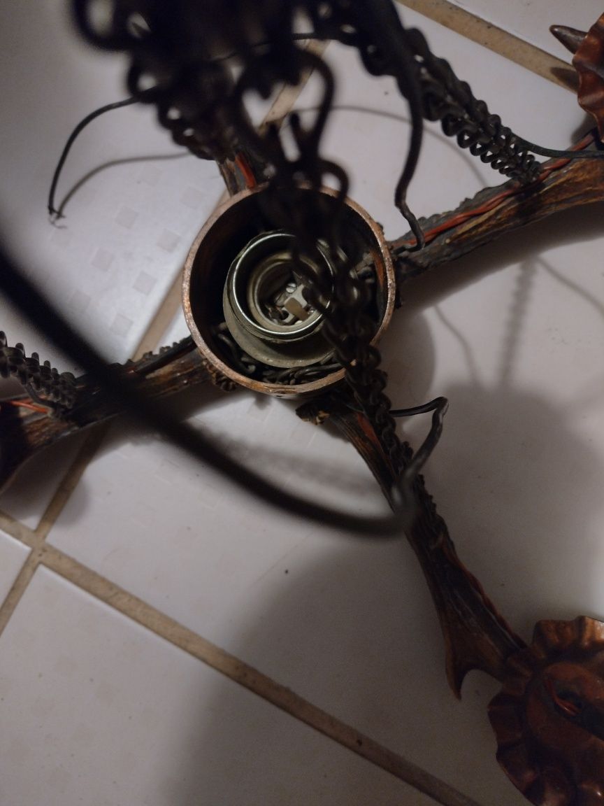 Lampa wisząca, stary żyrandol poroże, rękodzieło kolekcja myśliwska