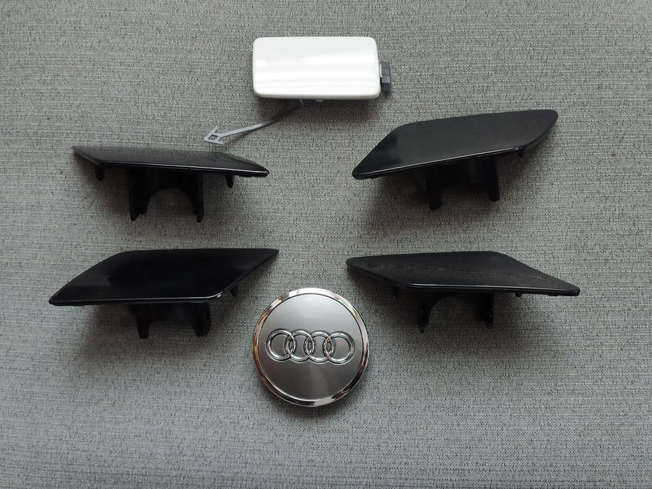 Audi Q5 80A Заглушка бампера кришка омивача фар