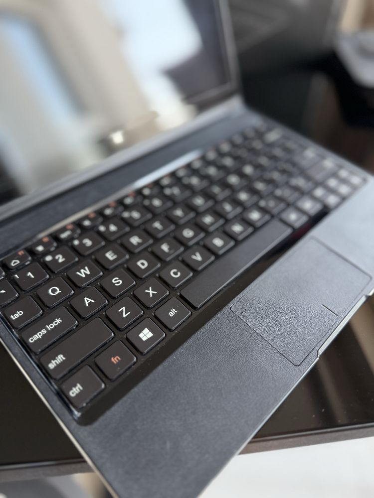 Lenovo tablet z klawiatura komputer
