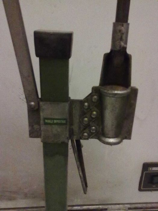 Engarrafador de rolhas de cortiça antigo