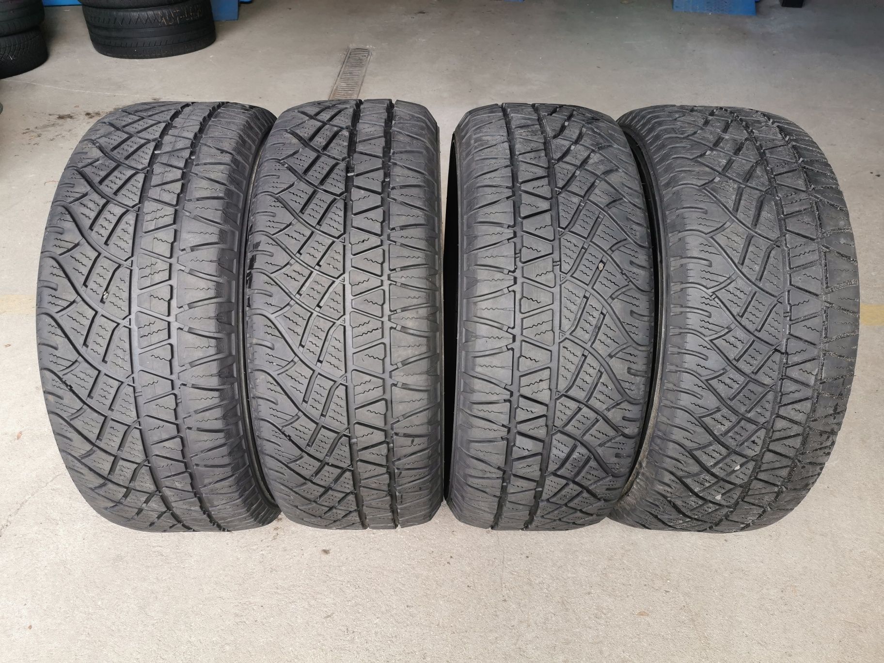 Komplet opon 235/50R18 97H Michelin Latitude Cross