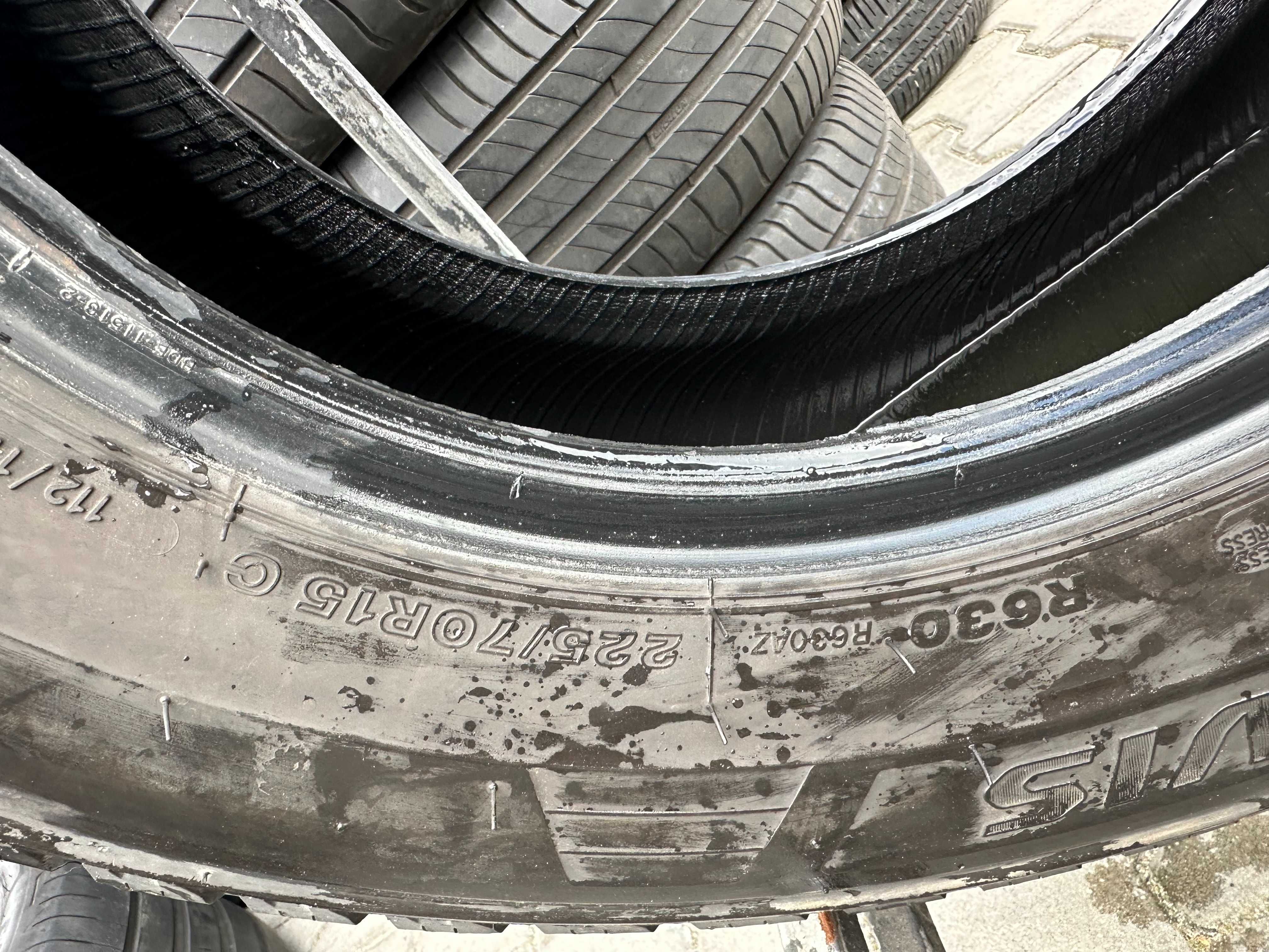 225/70R15C Bridgestone Duravis pojedyńcza