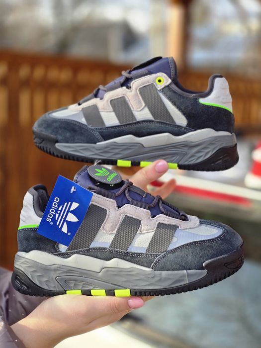 Жіночі зимові кросівки Adidas Niteball