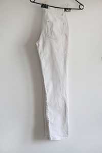 Białe spodnie jeansy rurki zip XS