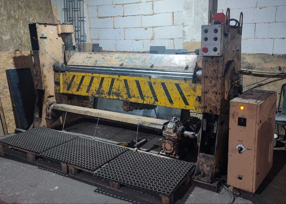 Листогиб, гібочний станок для листового металу