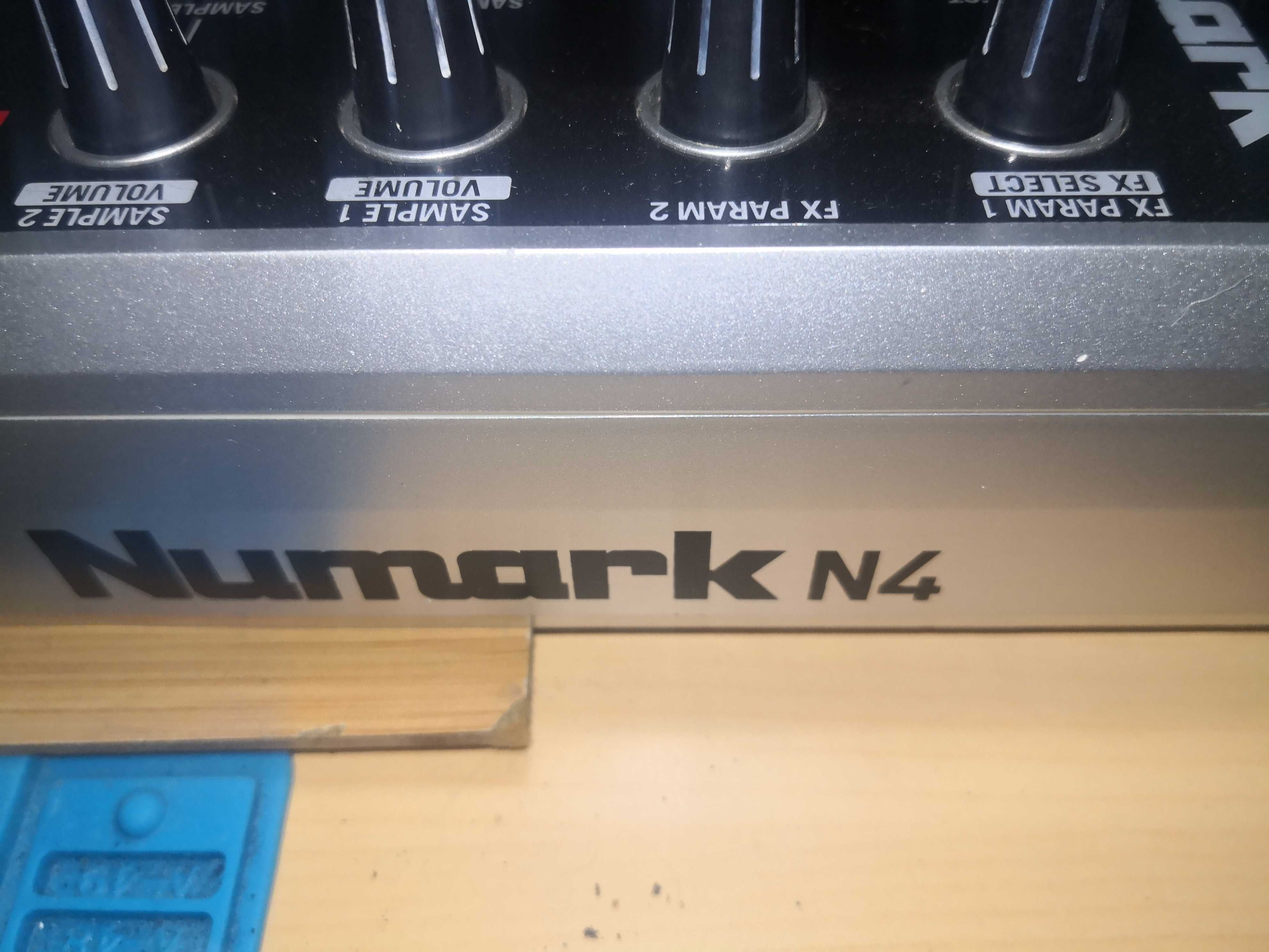 Controlador DJ Numark N4