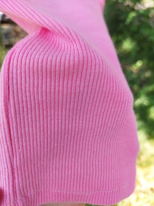 Рожеве плаття в рубчик