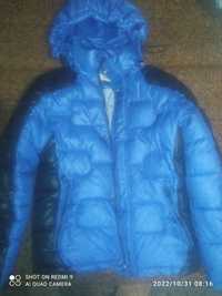 Зимняя курточка очень теплая,145-156см