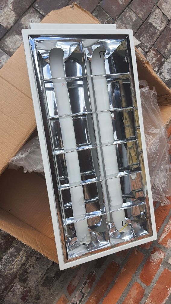 Lampa Rastrowa E-218 W