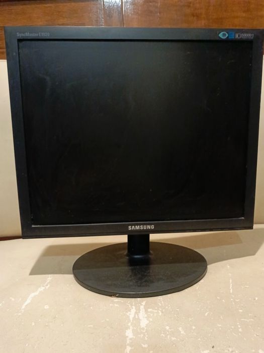 Монітор Samsung SyncMaster E1920