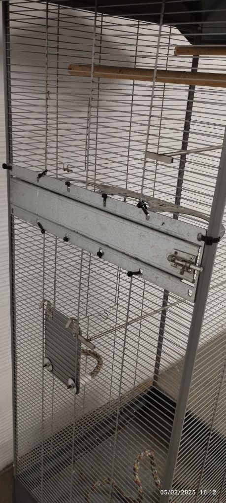 Gaiola de viveiro para aves com rodinhas. 1,68x67x80 (AxLxC). Em Loulé