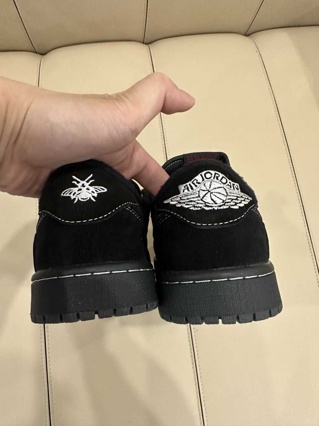Travis Scott x Air Jordan 1 Low OG Black R.42