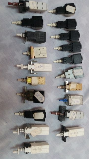 Lote de componentes eletrónicos