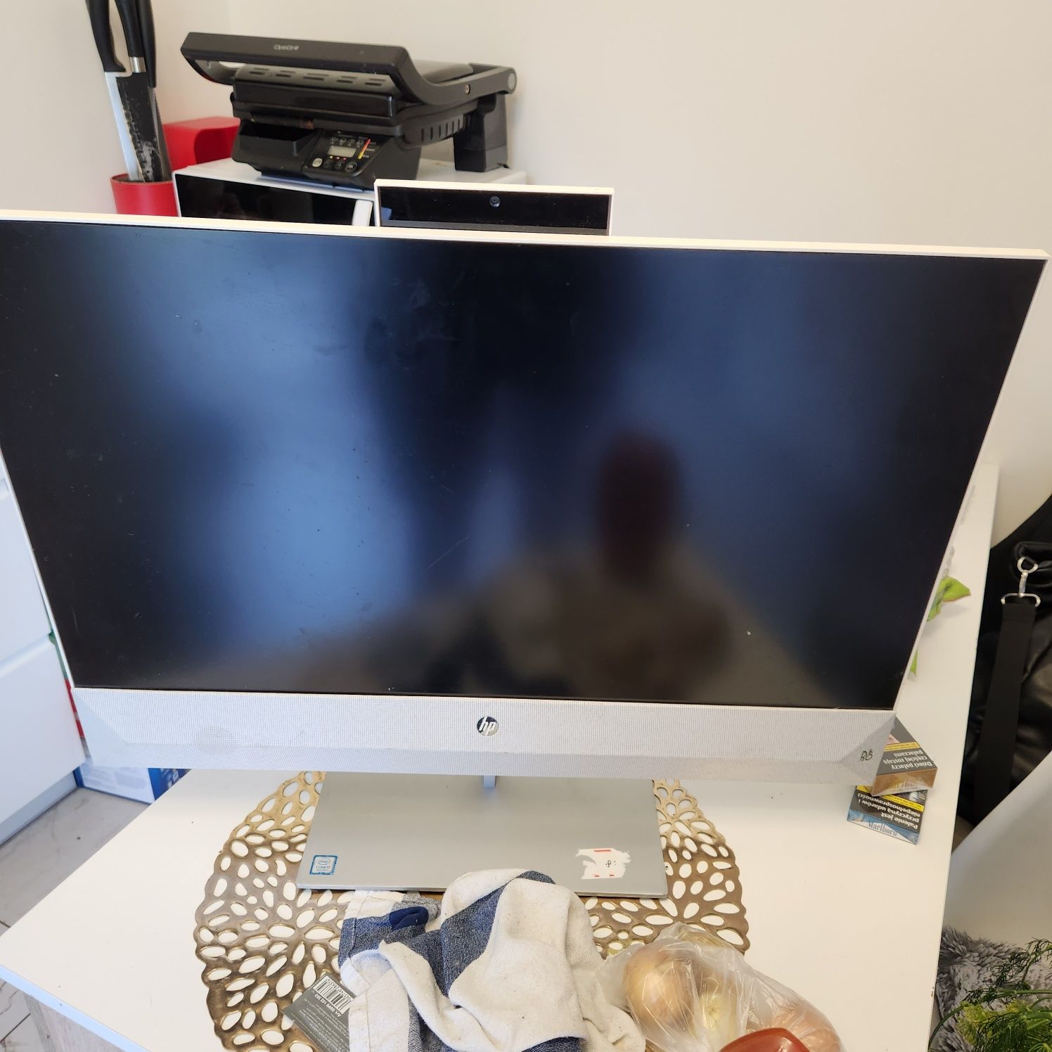 Hp pavilion 27all in one pc  core i7 8th gen.1TB 8 g ram