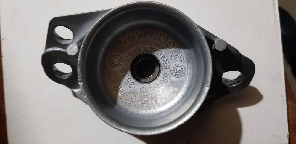 Опорна подушка задніх амортизаторів на фольсваген поло,або шкода фабія