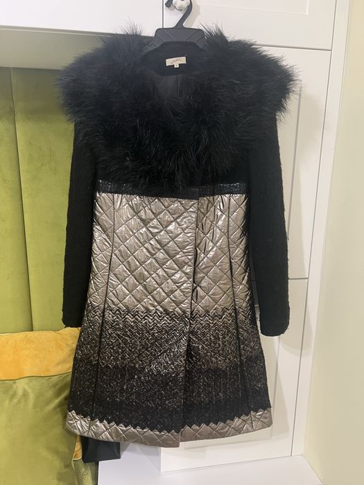 Płaszcz damski wełniany czarno złoty r. S