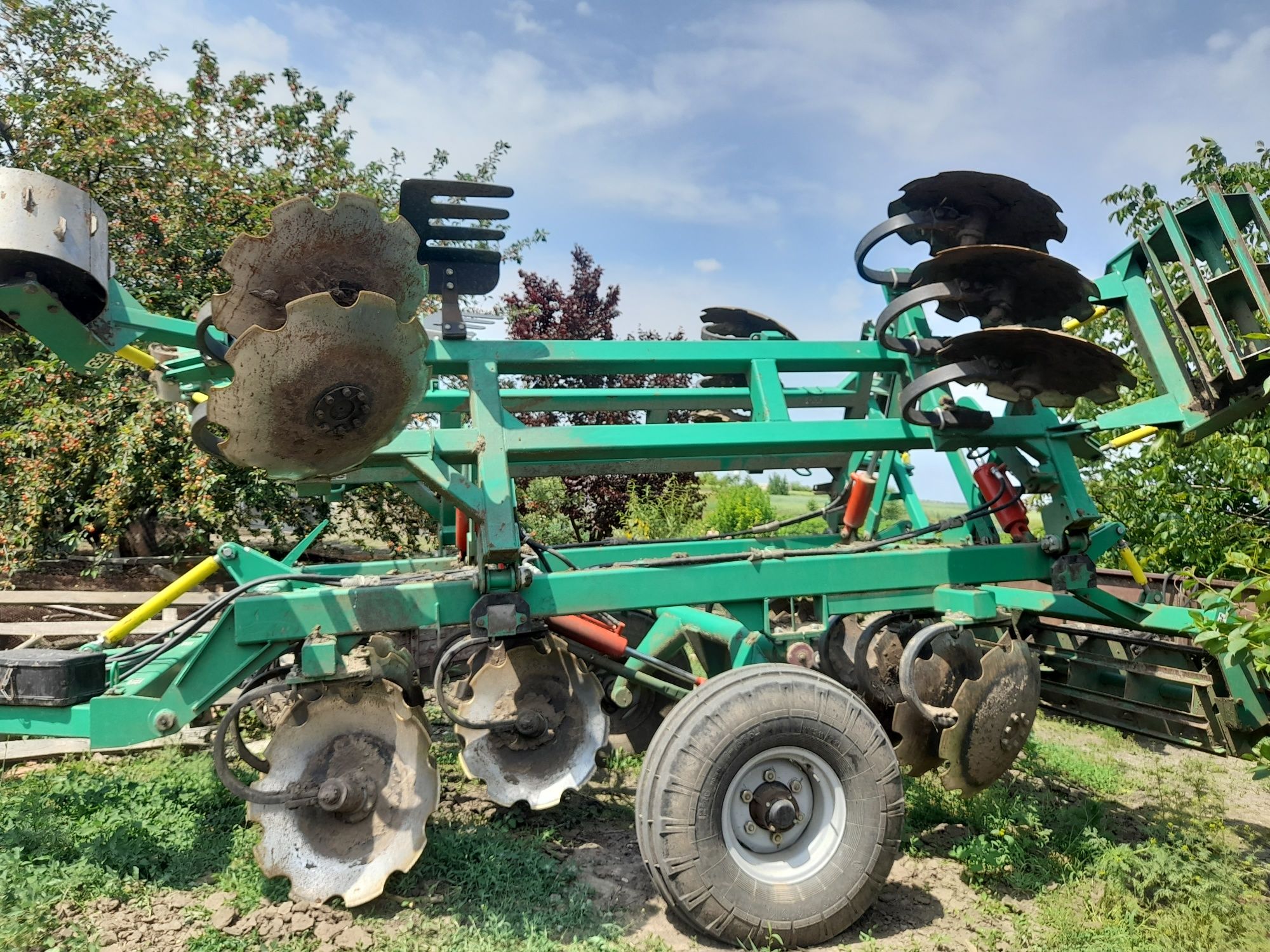 Продам дискову борону  ДАР 4.0С