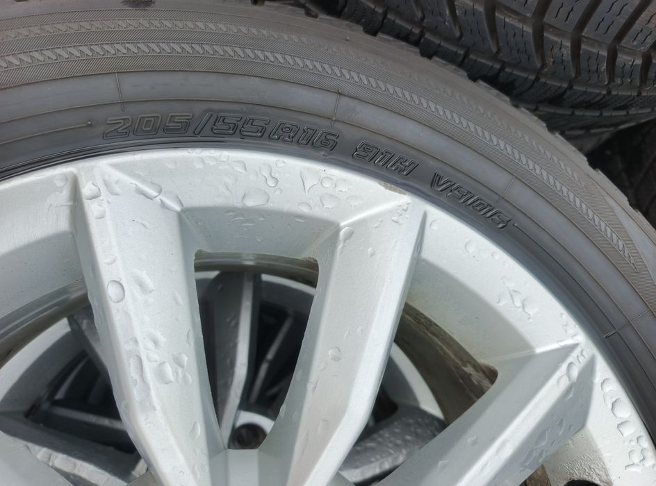 Oryginalne Felgi + opony zimowe Skoda  R16 rocznik 2024 5x112
