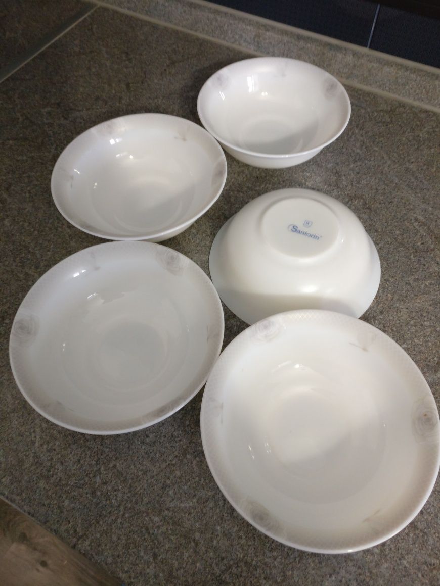 Продам  комплект посуды новой и б/у в ассортименте.