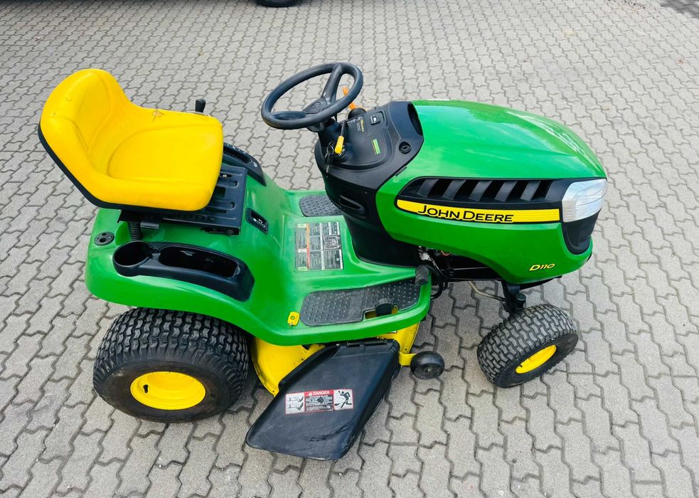 Traktorek kosiarka John Deere D110 Briggs&Stratto USA 19,5KM WYPRZEDAZ