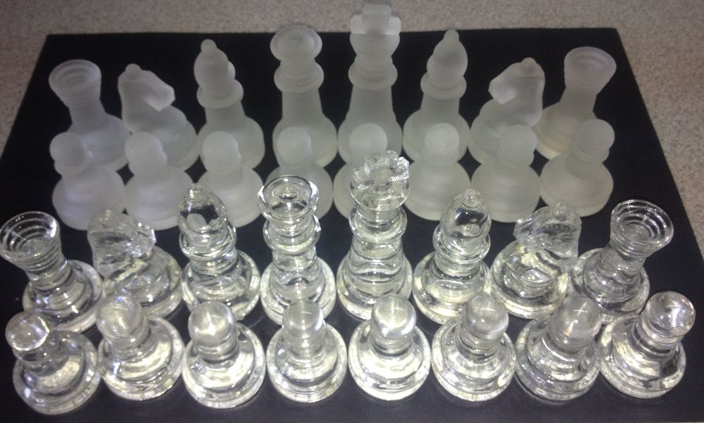 Эксклюзивные шахматные фигуры. Чешский хрусталь.