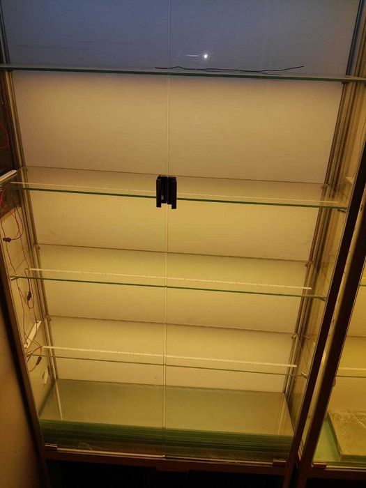 Скляні торгові вітрини на алюмінієвому каркасі | LED підсвітка | 10 шт