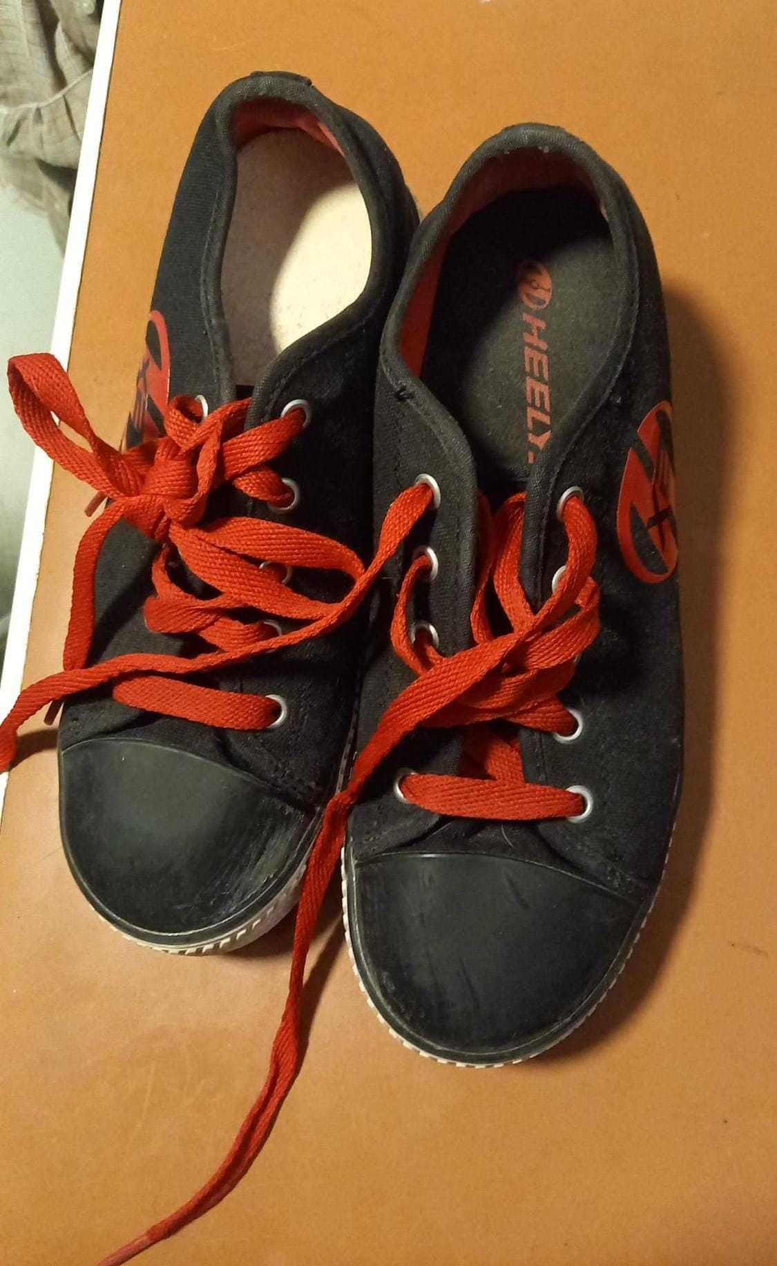 Tênis HEELYS com rodas