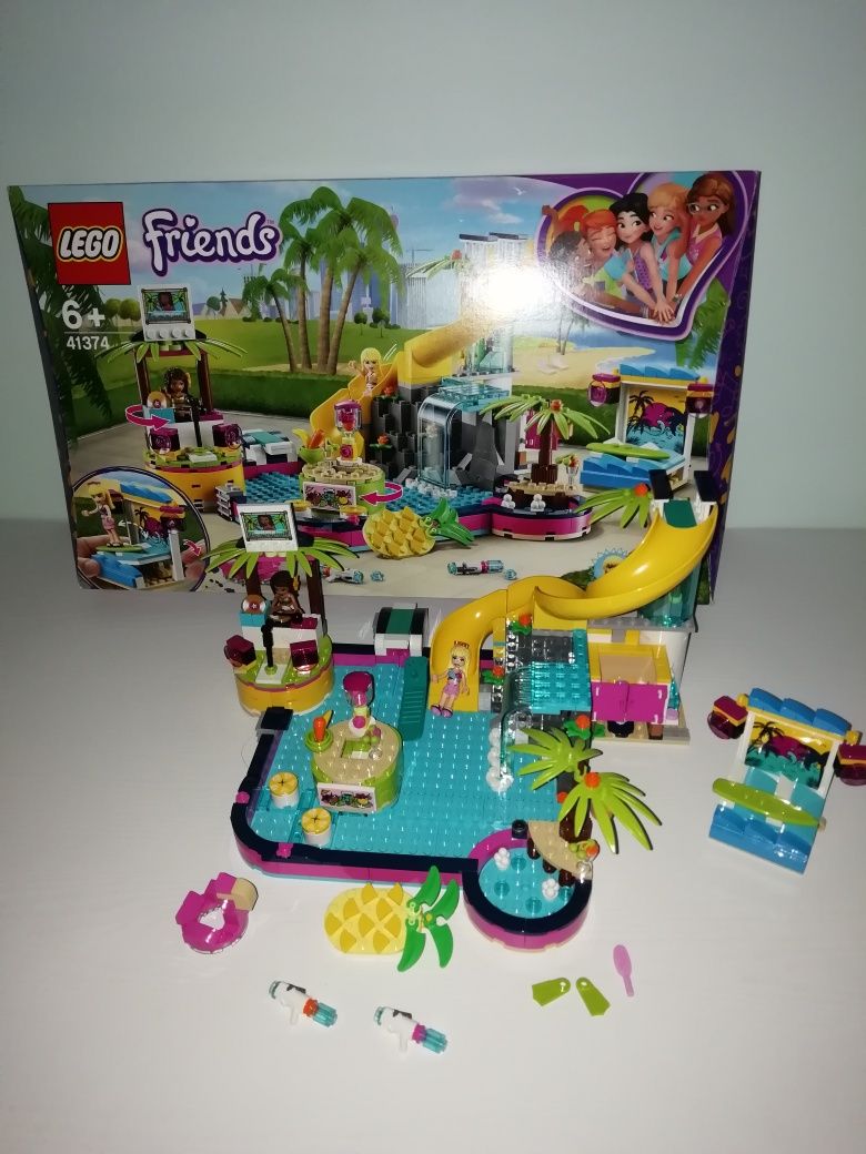 Lego Friends 41374 Impreza Andrei na basenie