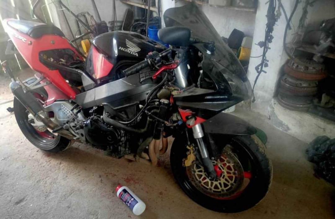 Honda CBR 954 rama owiewki moduł amortyzator komputer stacyjka set itp