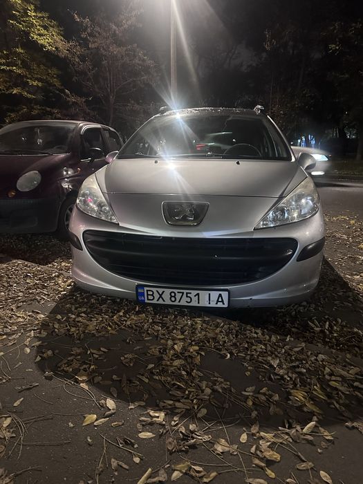 Продам  автомобіль Peugeot 207 SW