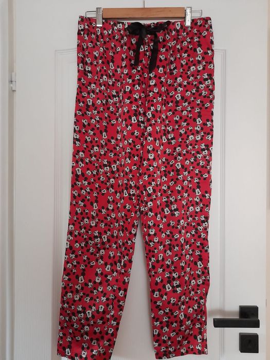 Piżama damska czerwona z Myszką Mickey.