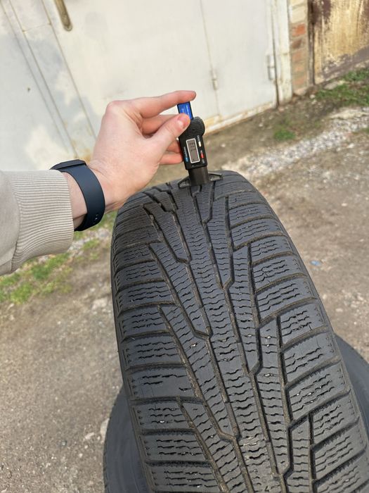 Зимняя резина 205/60/16 Протектор 7.1 мм Год выпуска: 2021