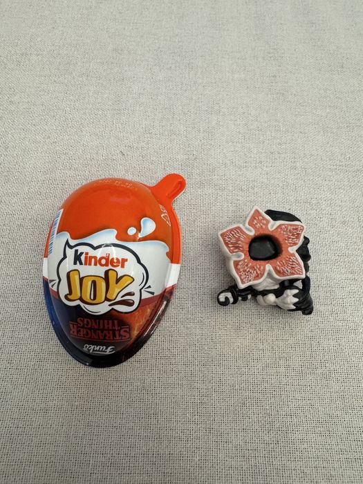 Kinder Joy figurka Demogorgon Stranger Things