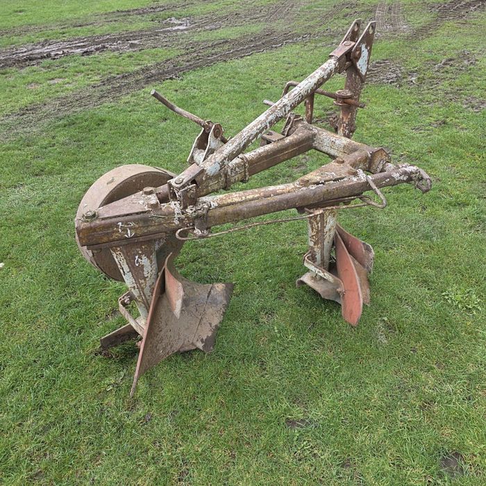 Плуг 2 корпусний з Польші