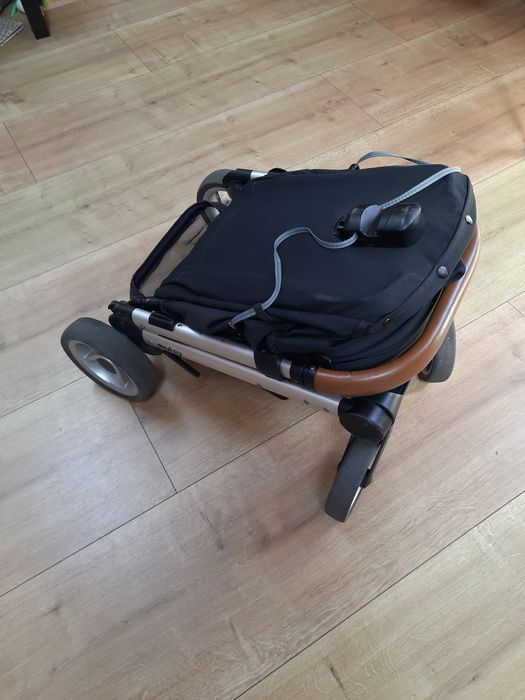 Wózek Mutsy Nexo, lekki, łatwo się składa.