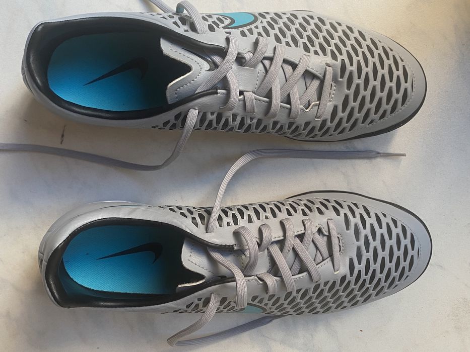 Кроссовки Nike для футзала