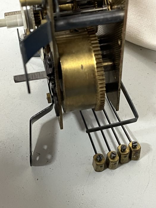 Nowy mechanizm zegarowy FHS Hermle 140-010 – Niemcy, rok 1971