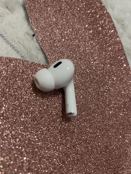 Продам навушник правий  про 2 airpods pro 2 type c a3047