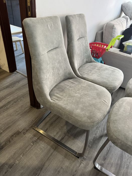 4 cadeiras, genero baloiço