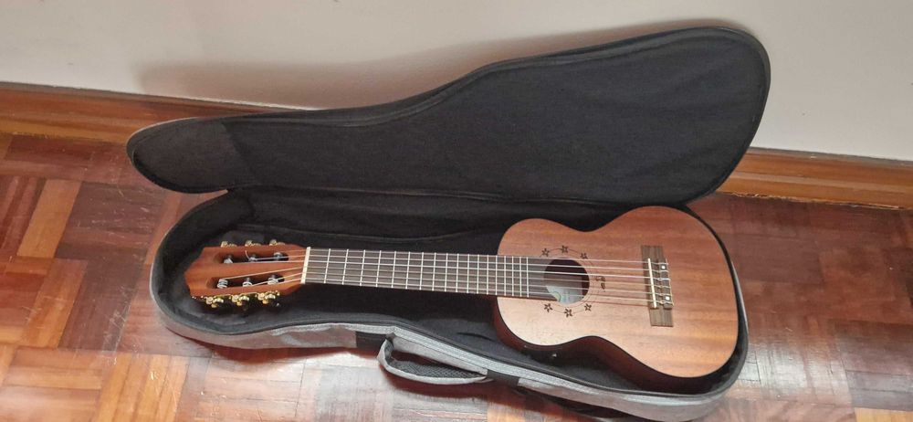 Guitarlele electro-acústica Naneki GKL-2801