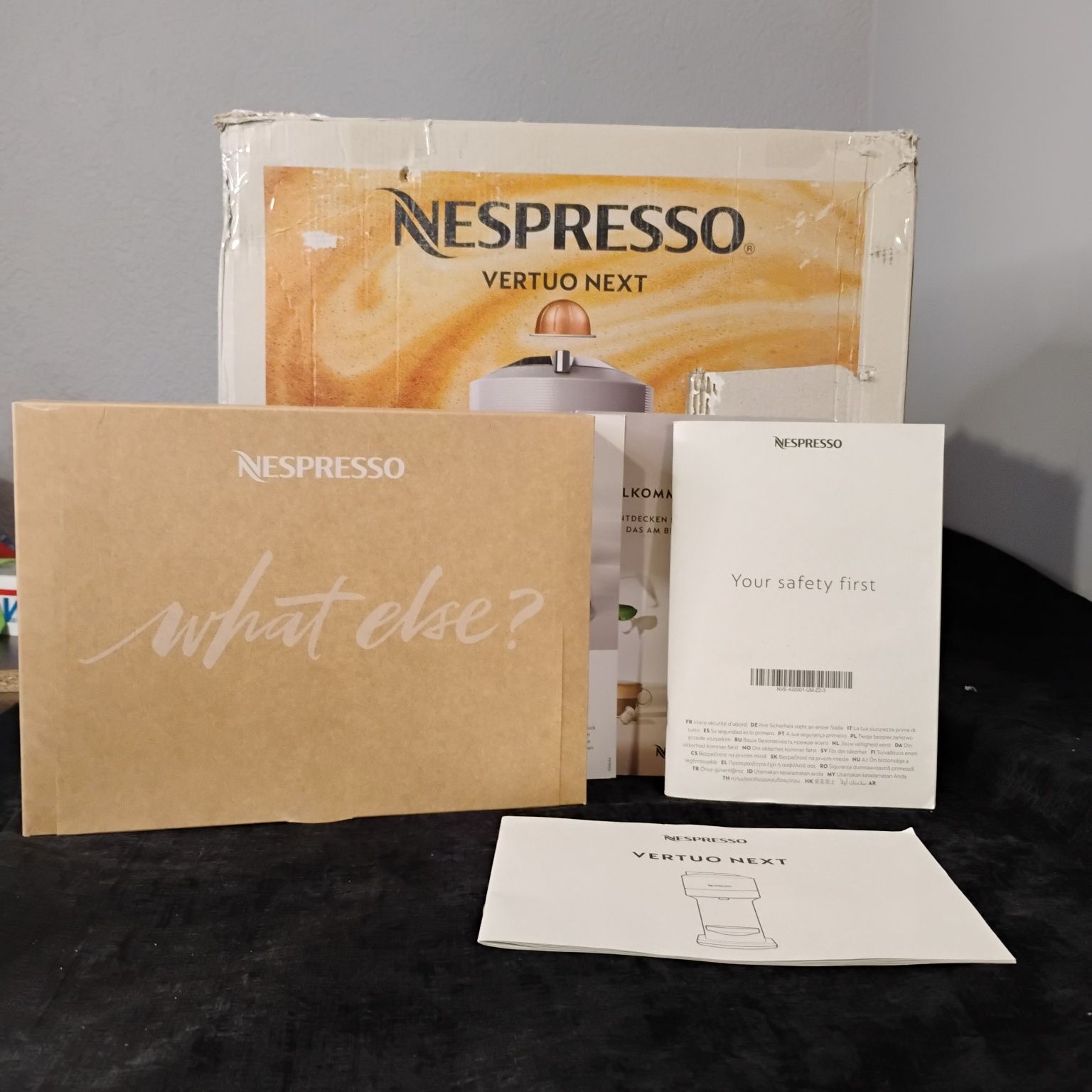 Nowy Express do kawy kapsułowy Nespresso Vertuo Next pojemność  1,1 L