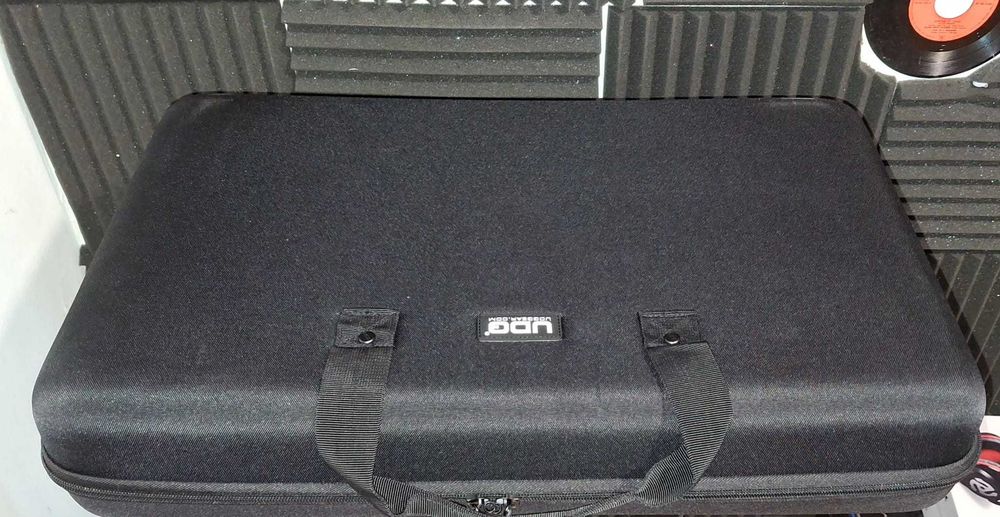 Mesa de mistura c/ mala de transporte + headphones