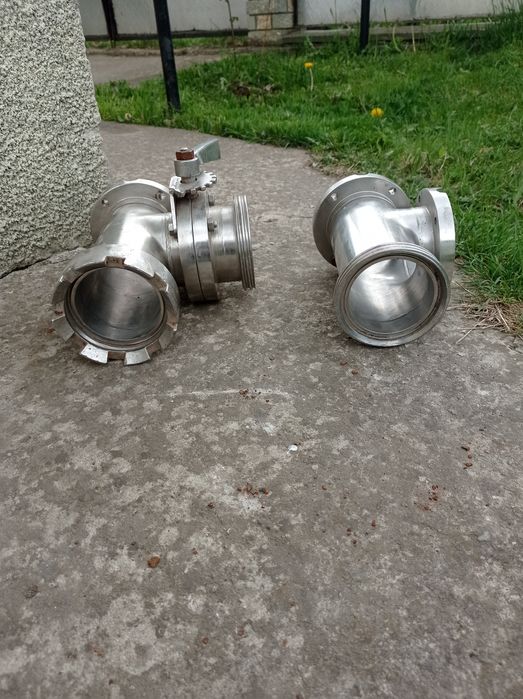 Продам кран та тройник