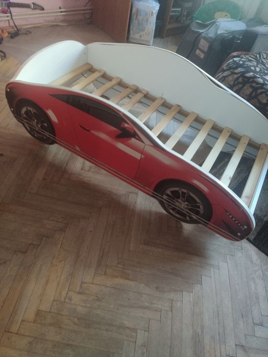 Łóżko dla dziecka ,, SAMOCHÓD "